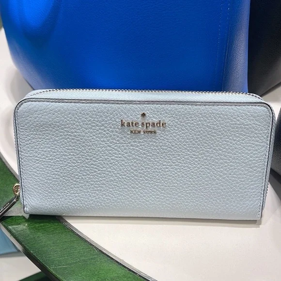 Kate Spade leila large continental wallet
Hazy Morning - Picture 5 of 16